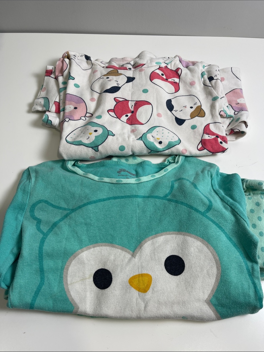 Squishmallows Teal Penguin & White Animal Print Kids Pajama Set
